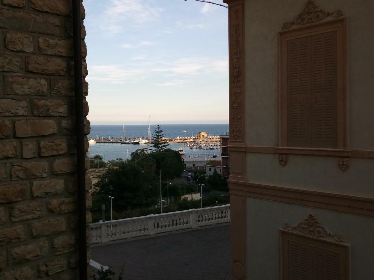 St George Villa Imperia Exterior foto